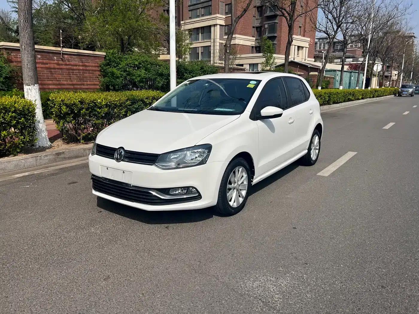 2016 Polo 1.6L Automatic Comfort Model — миниатюра 1
