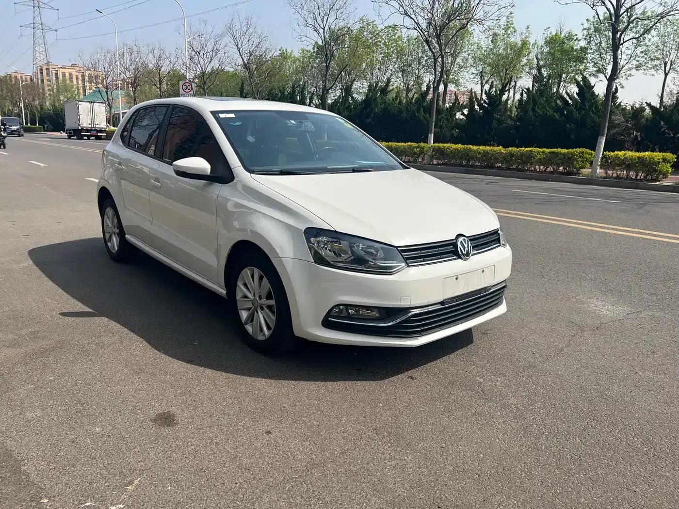 2016 Polo 1.6L Automatic Comfort Model — миниатюра 3