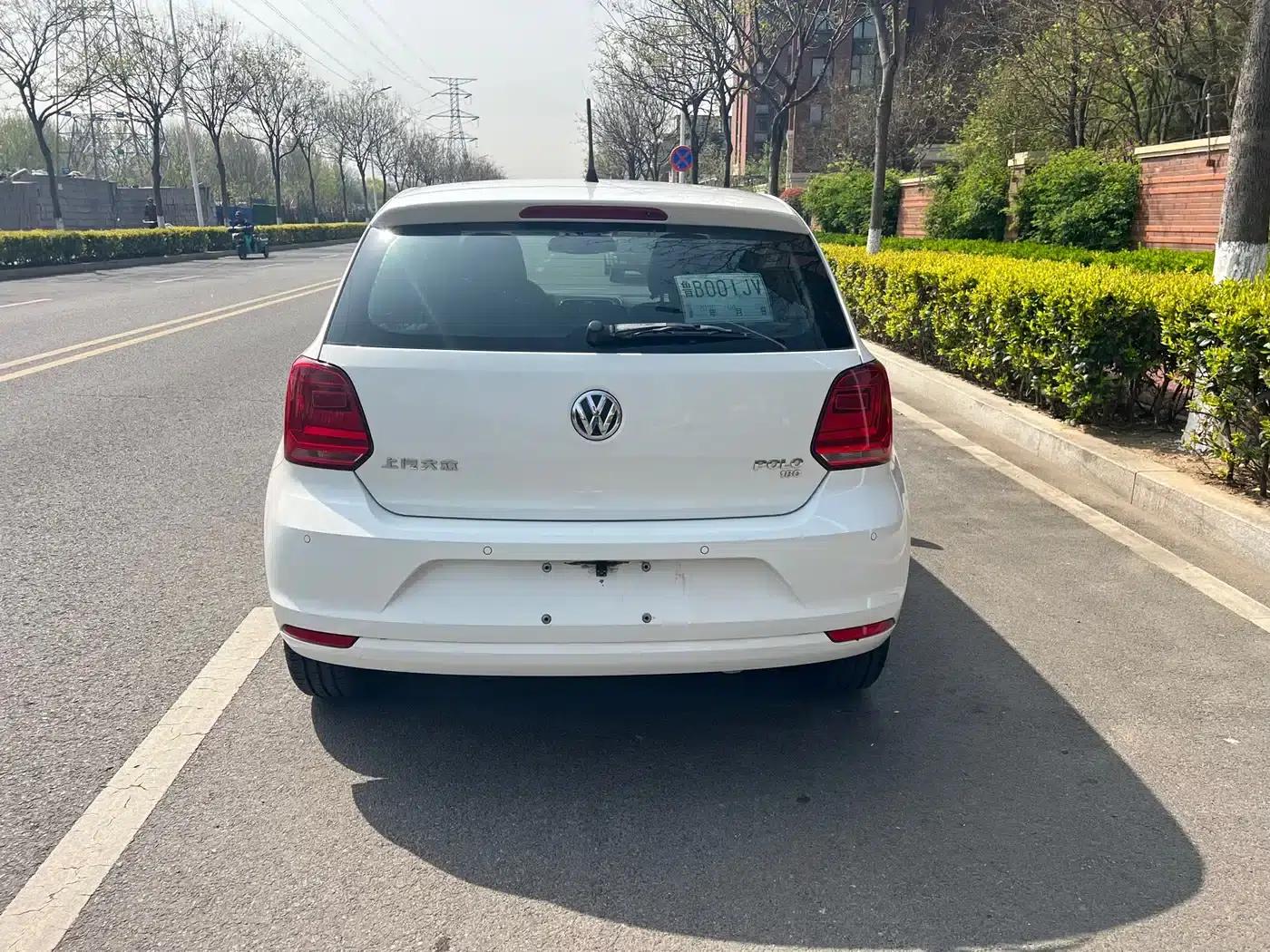 2016 Polo 1.6L Automatic Comfort Model — миниатюра 4