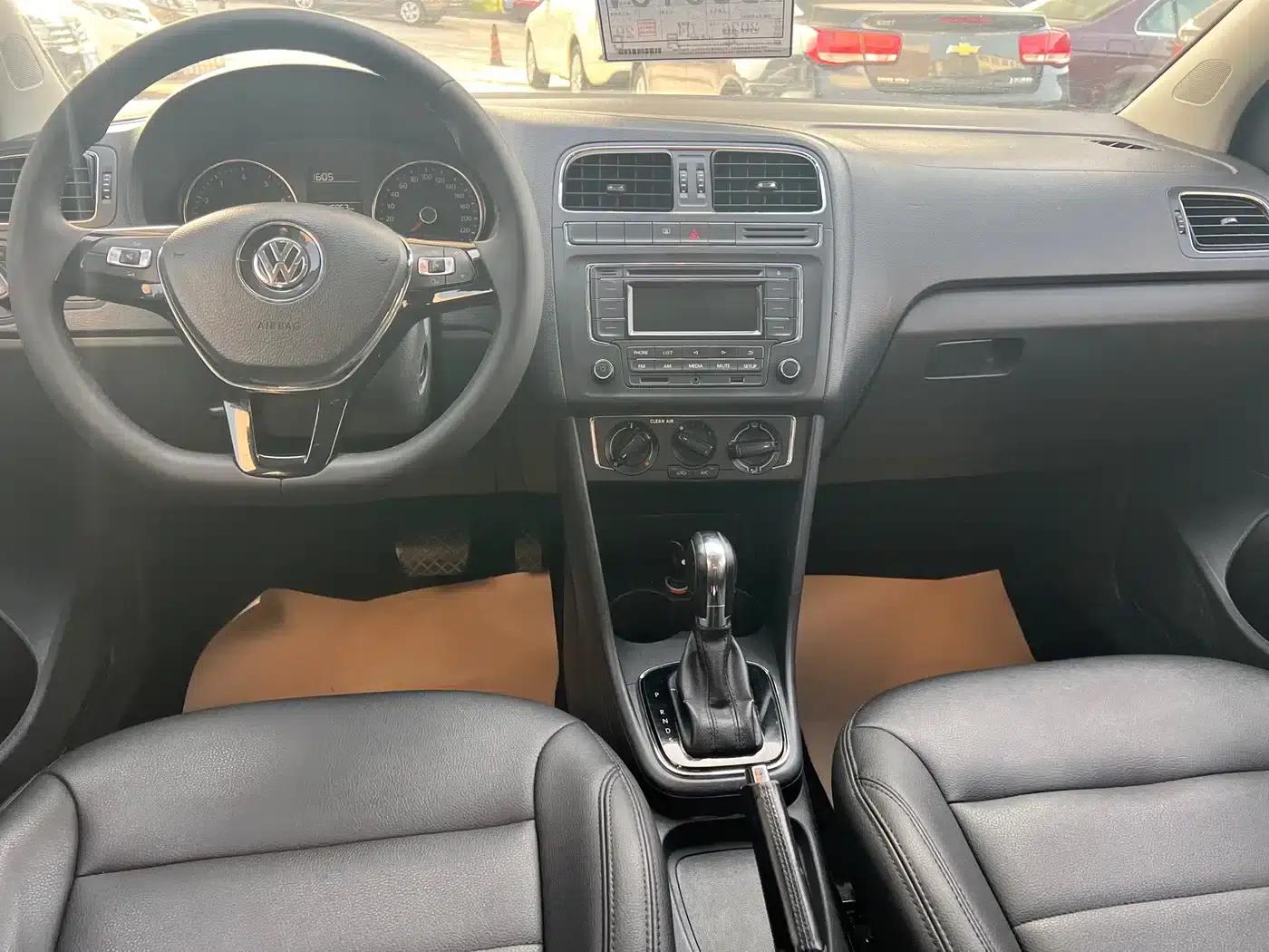 2016 Polo 1.6L Automatic Comfort Model — миниатюра 8
