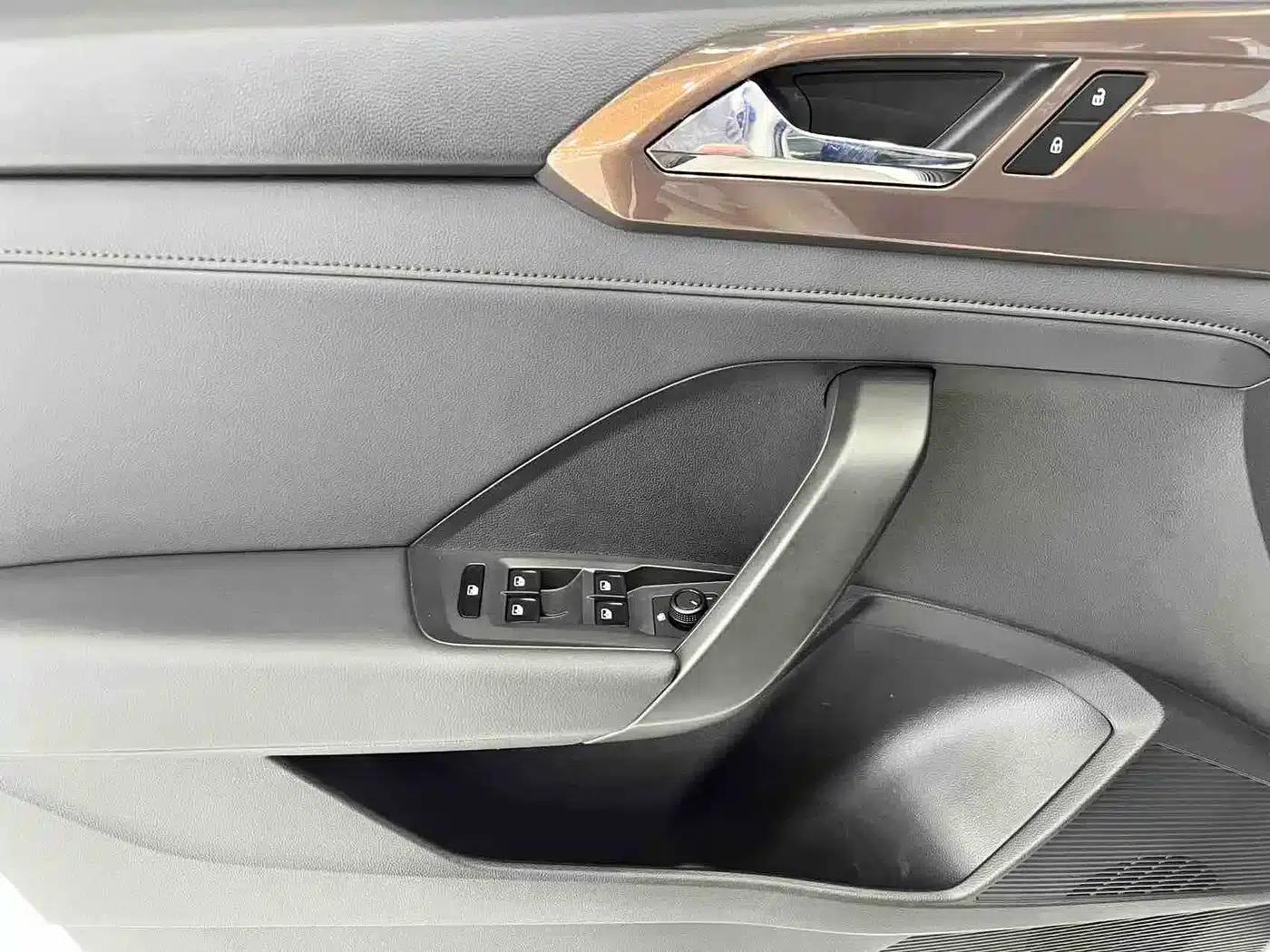 Tharu 2022 280TSI 2WD Luxury Edition — миниатюра 8