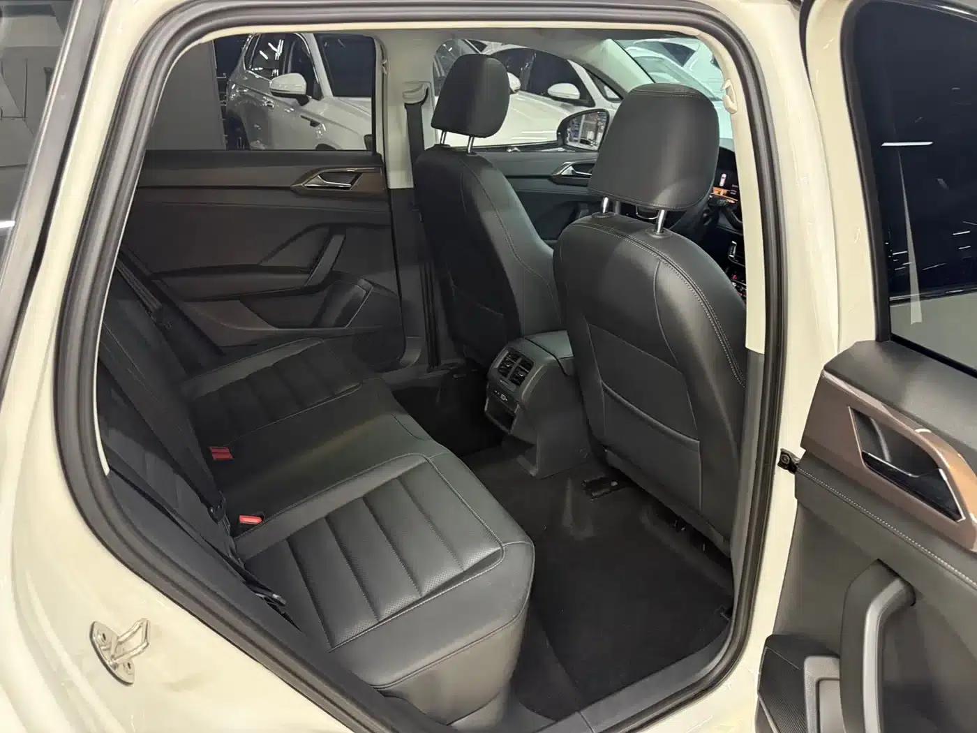 Tharu 2022 280TSI 2WD Luxury Edition — миниатюра 12