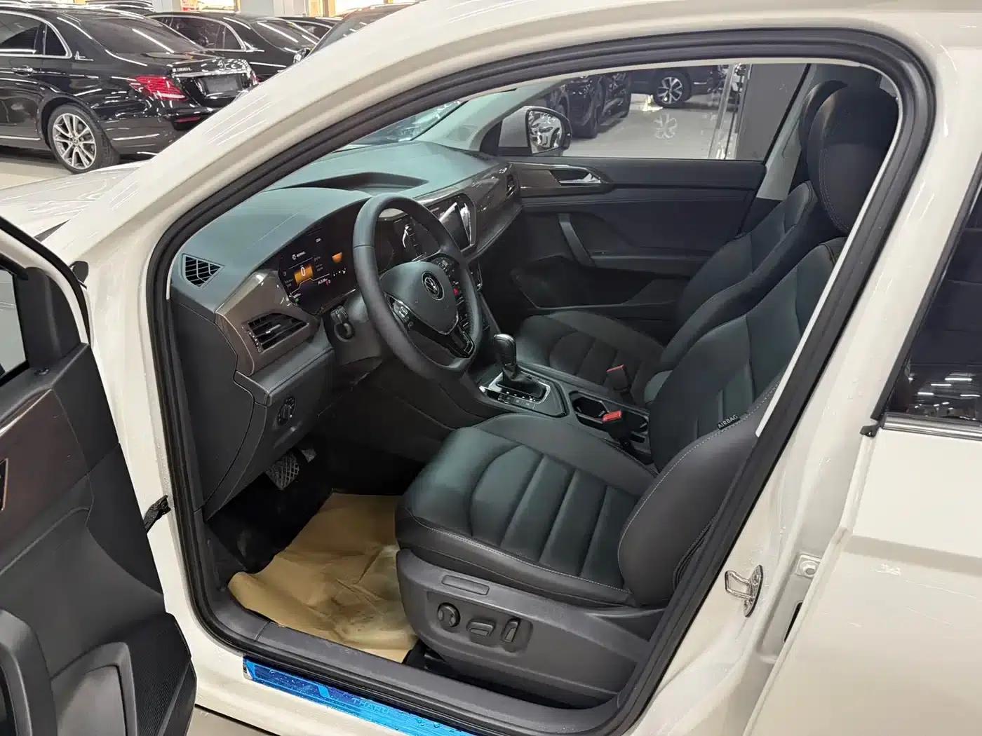Tharu 2022 280TSI 2WD Luxury Edition — миниатюра 7