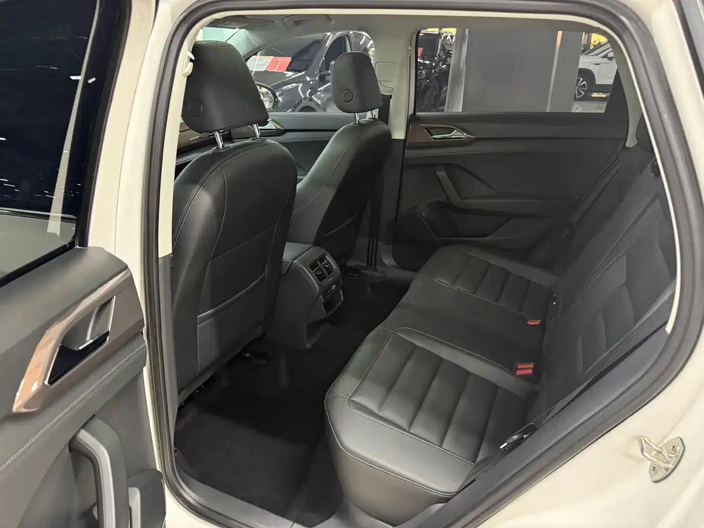 Tharu 2022 280TSI 2WD Luxury Edition — миниатюра 9