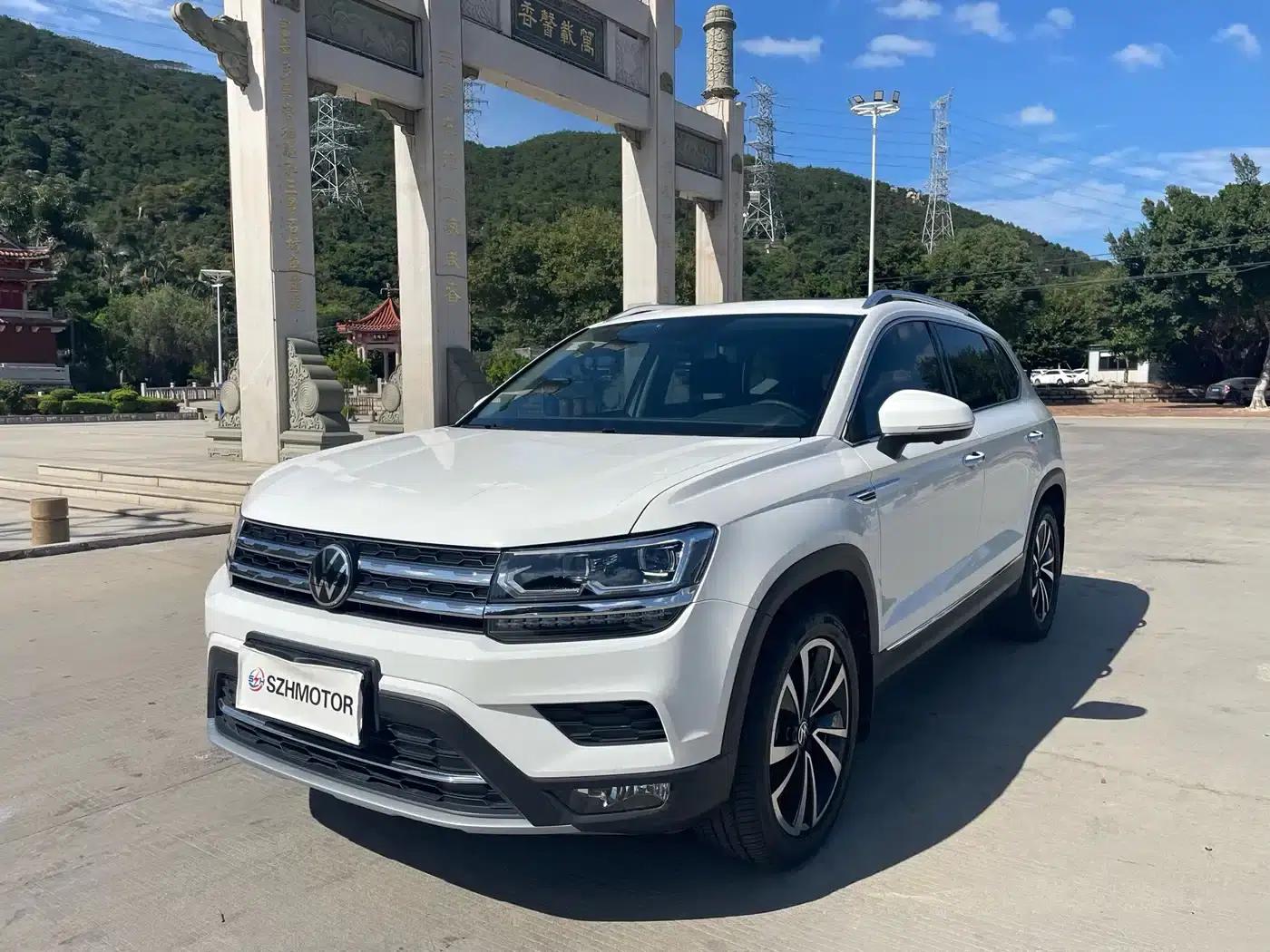 Tharu 2022 330TSI 4WD Luxury Edition — миниатюра 1