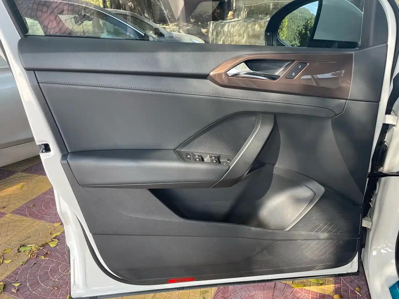 Tharu 2022 330TSI 4WD Luxury Edition — миниатюра 11