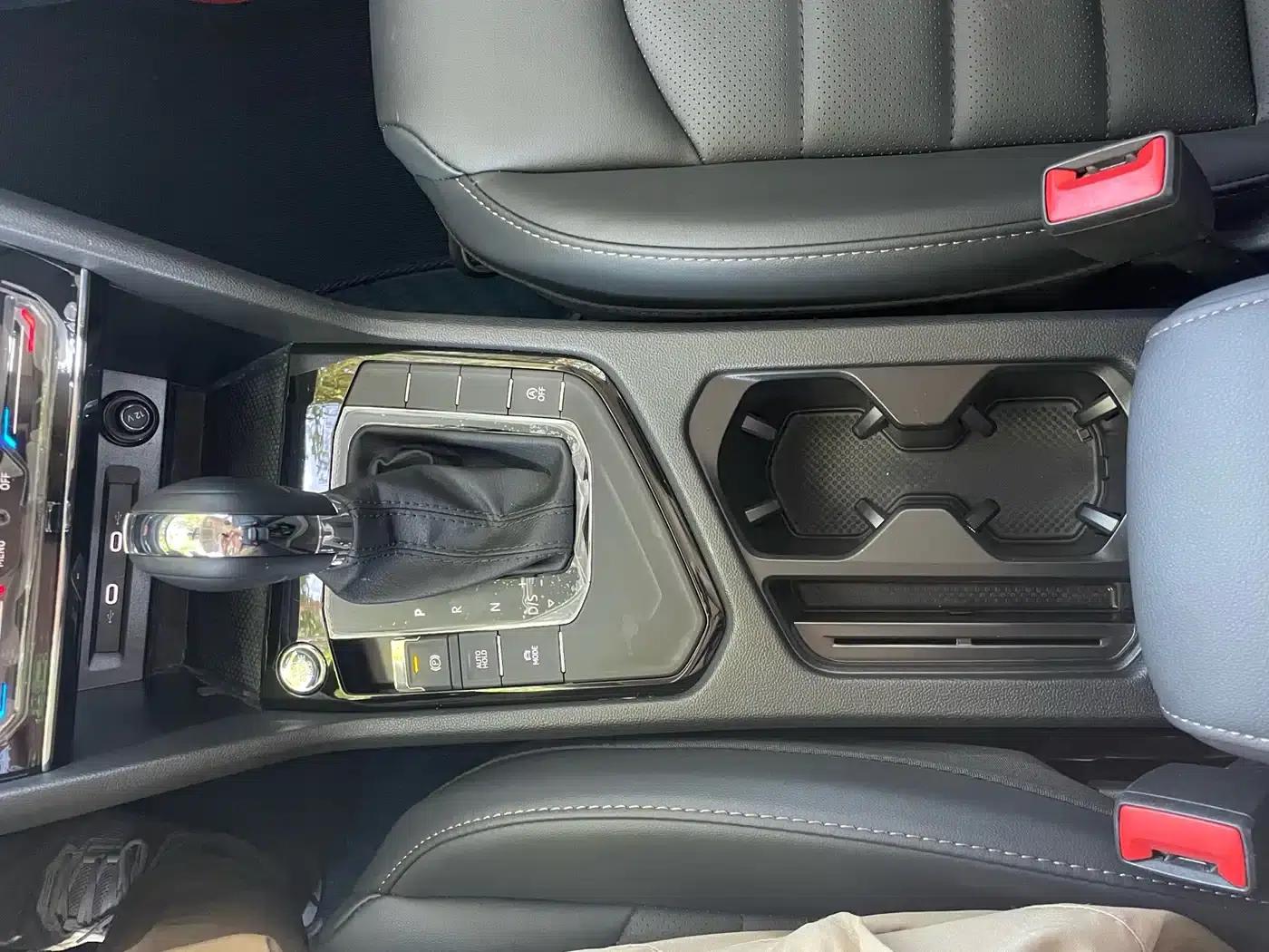 Tharu 2022 330TSI 4WD Luxury Edition — миниатюра 12