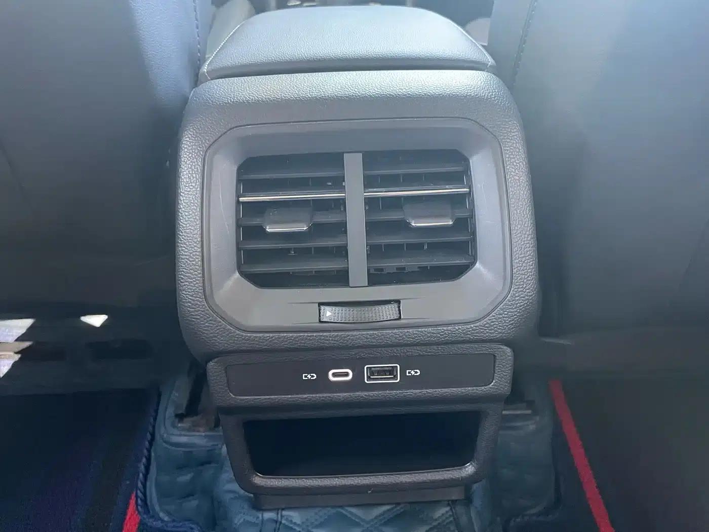 Tharu 2022 330TSI 4WD Luxury Edition — миниатюра 18