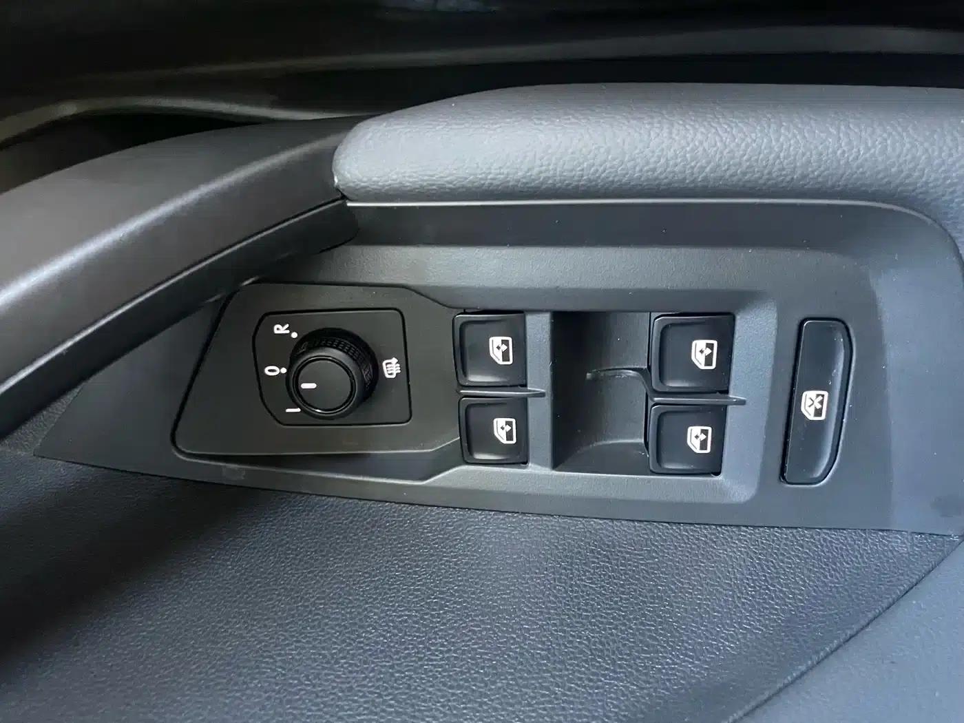 Tharu 2022 330TSI 4WD Luxury Edition — миниатюра 20
