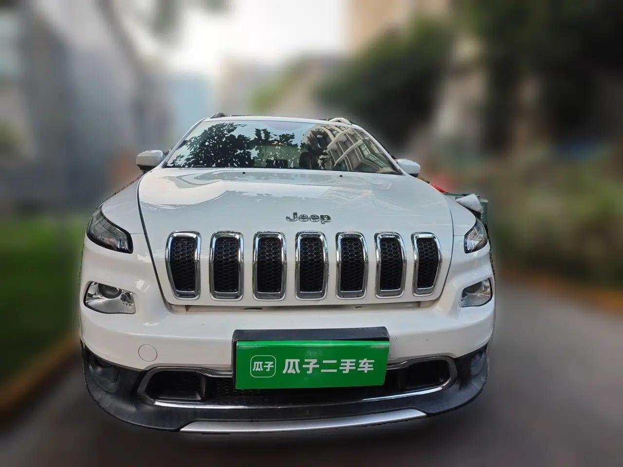 Jeep Cherokee 2017 2.4L Leading Smart Edition — миниатюра 2