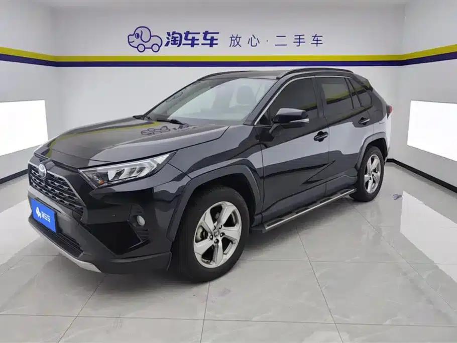 RAV4 2021 2.0L CVT 2WD Fashion Plus Edition — миниатюра 1