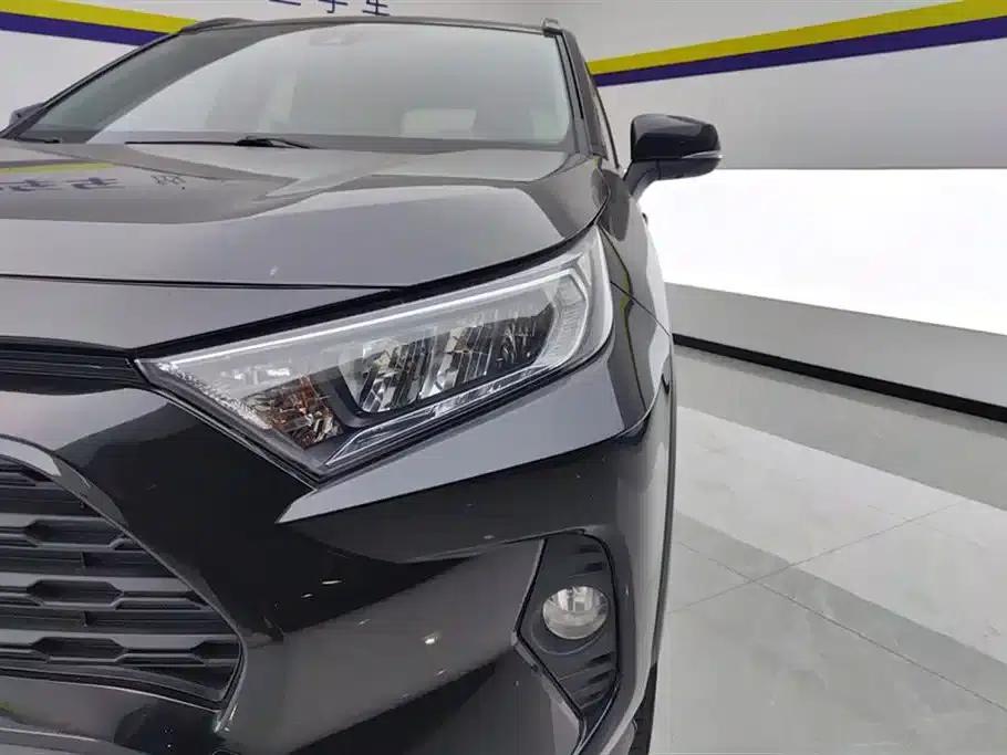 RAV4 2021 2.0L CVT 2WD Fashion Plus Edition — миниатюра 5