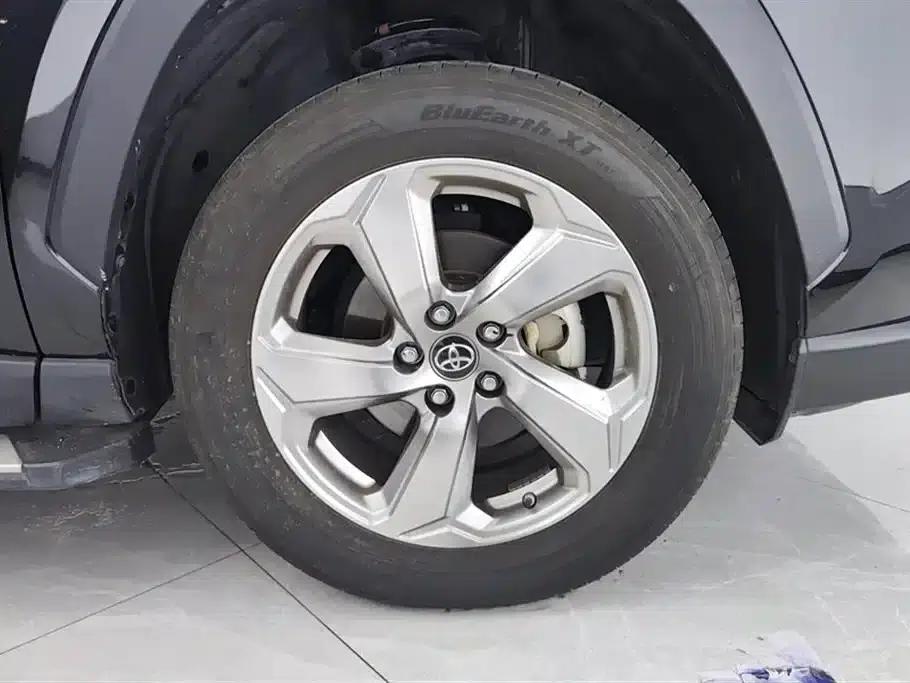 RAV4 2021 2.0L CVT 2WD Fashion Plus Edition — миниатюра 6