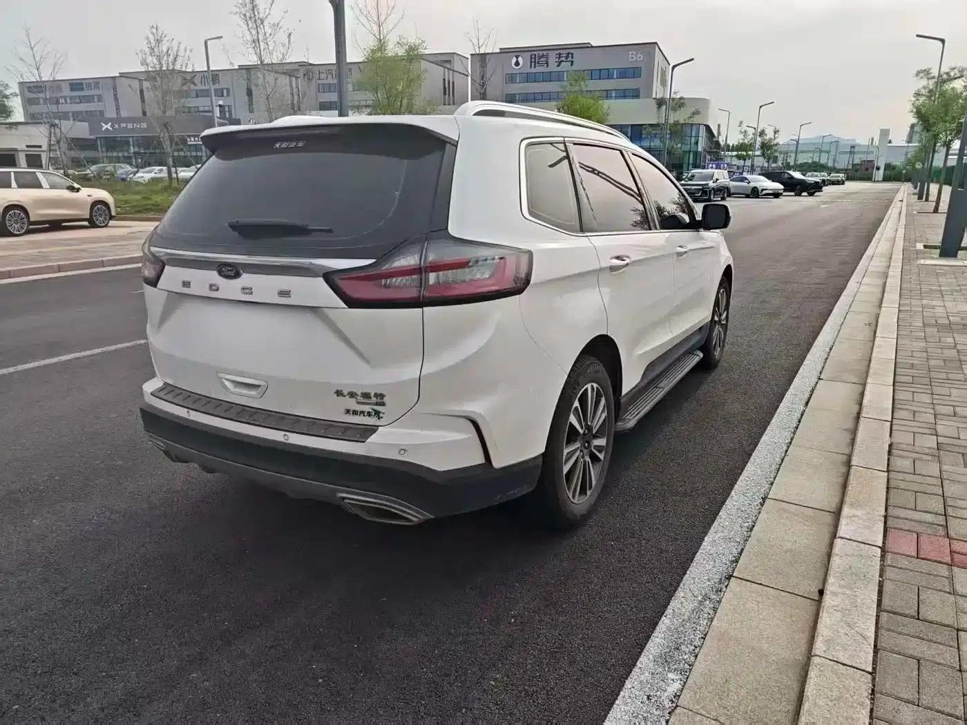 Edge 2021 PLUS EcoBoost 245 2WD Platinum Edition 5-seater — миниатюра 5