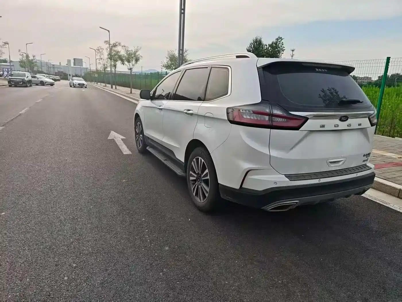 Edge 2021 PLUS EcoBoost 245 2WD Platinum Edition 5-seater — миниатюра 6