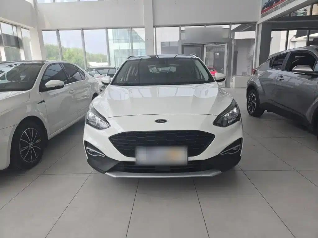 Ford Focus Active 2020 EcoBoost 180 Automatic Trend Edition — миниатюра 8