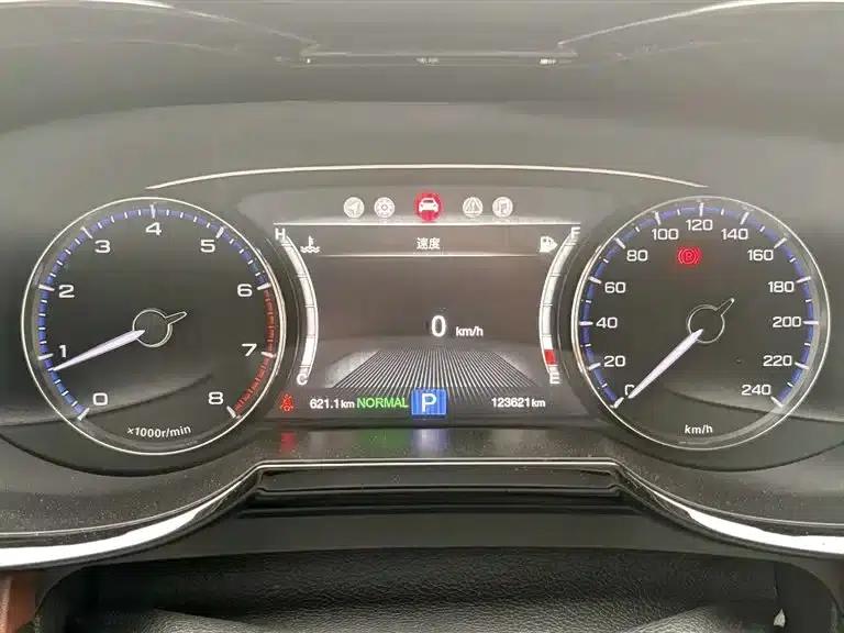 Trumpchi GS8 2017 320T 2WD Luxury Intelligent Connected Edition (7-seater) — миниатюра 15