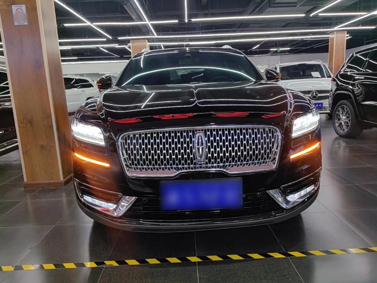 Lincoln Nautilus 2020 2.0T Four-Wheel Drive Luxury Edition — миниатюра 2