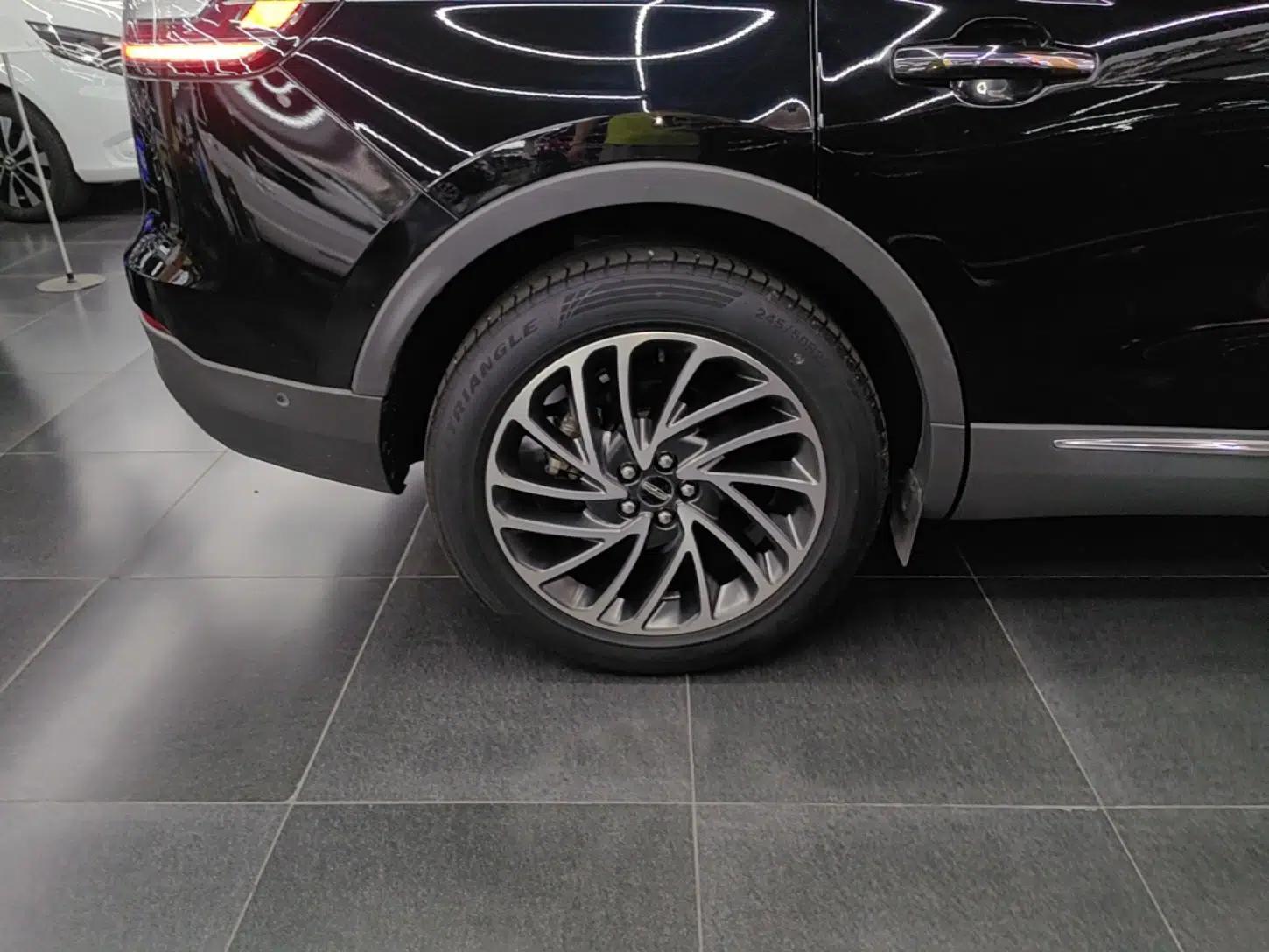 Lincoln Nautilus 2020 2.0T Four-Wheel Drive Luxury Edition — миниатюра 11