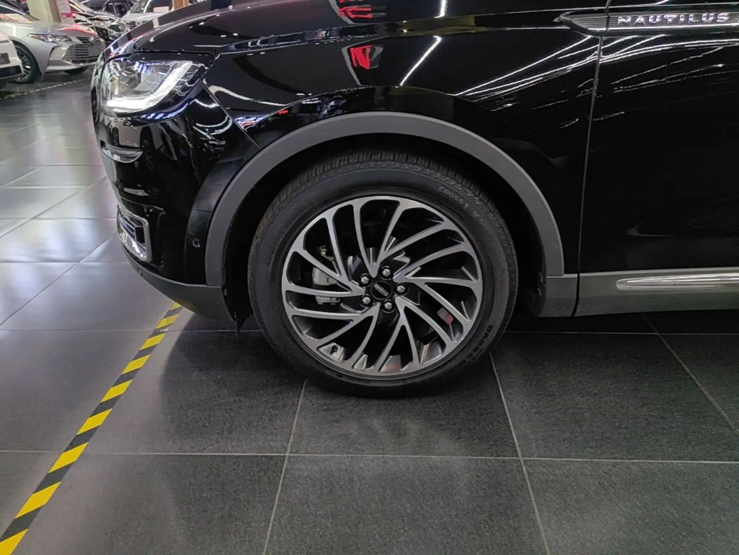 Lincoln Nautilus 2020 2.0T Four-Wheel Drive Luxury Edition — миниатюра 10