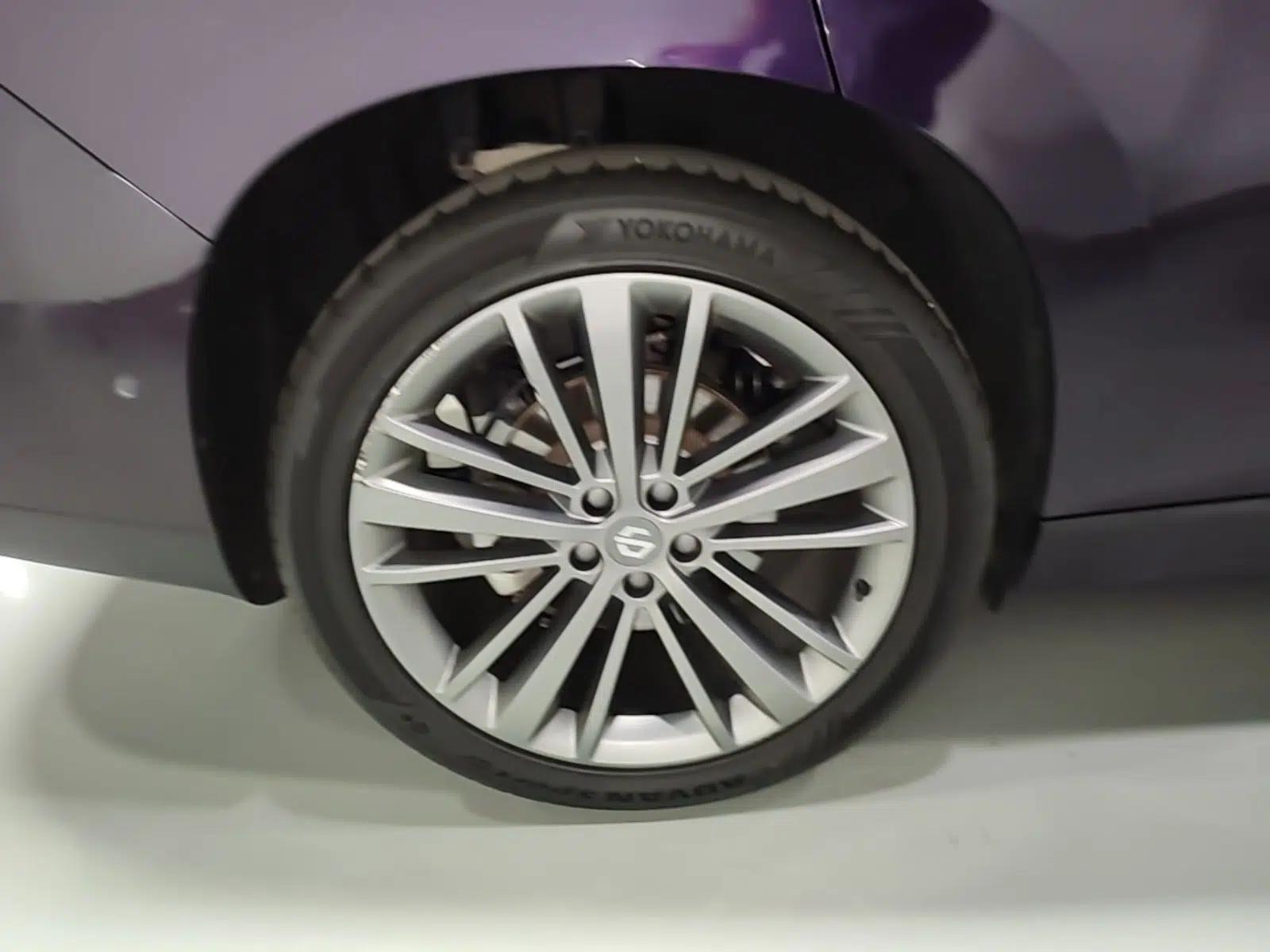 Leapmotor C16 2024 Range-Extended 200 Luxury Edition — миниатюра 11