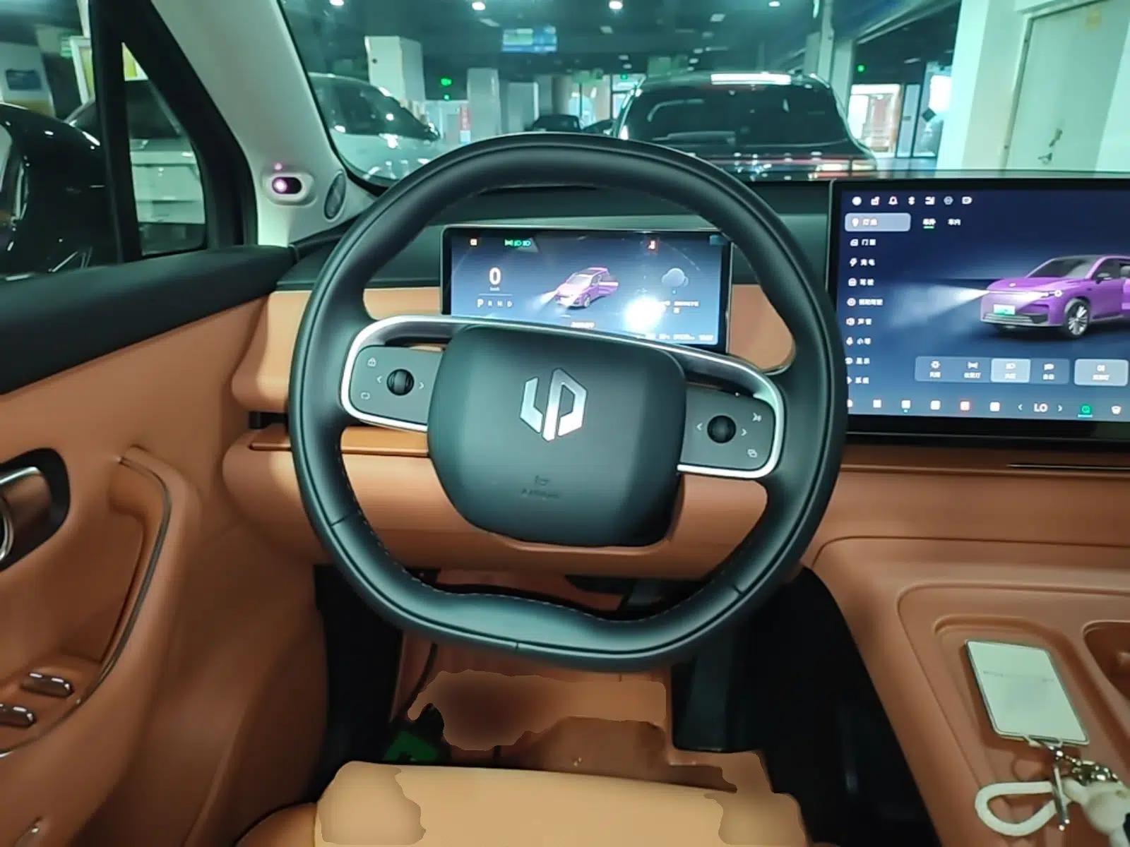 Leapmotor C16 2024 Range-Extended 200 Luxury Edition — миниатюра 13