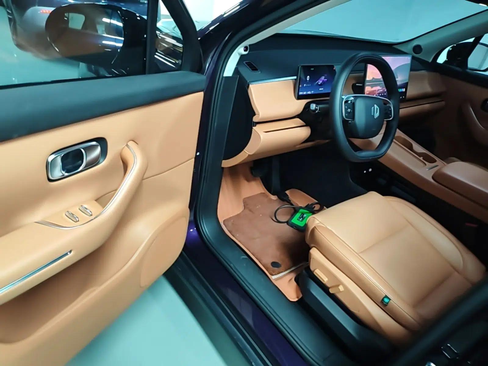 Leapmotor C16 2024 Range-Extended 200 Luxury Edition — миниатюра 18