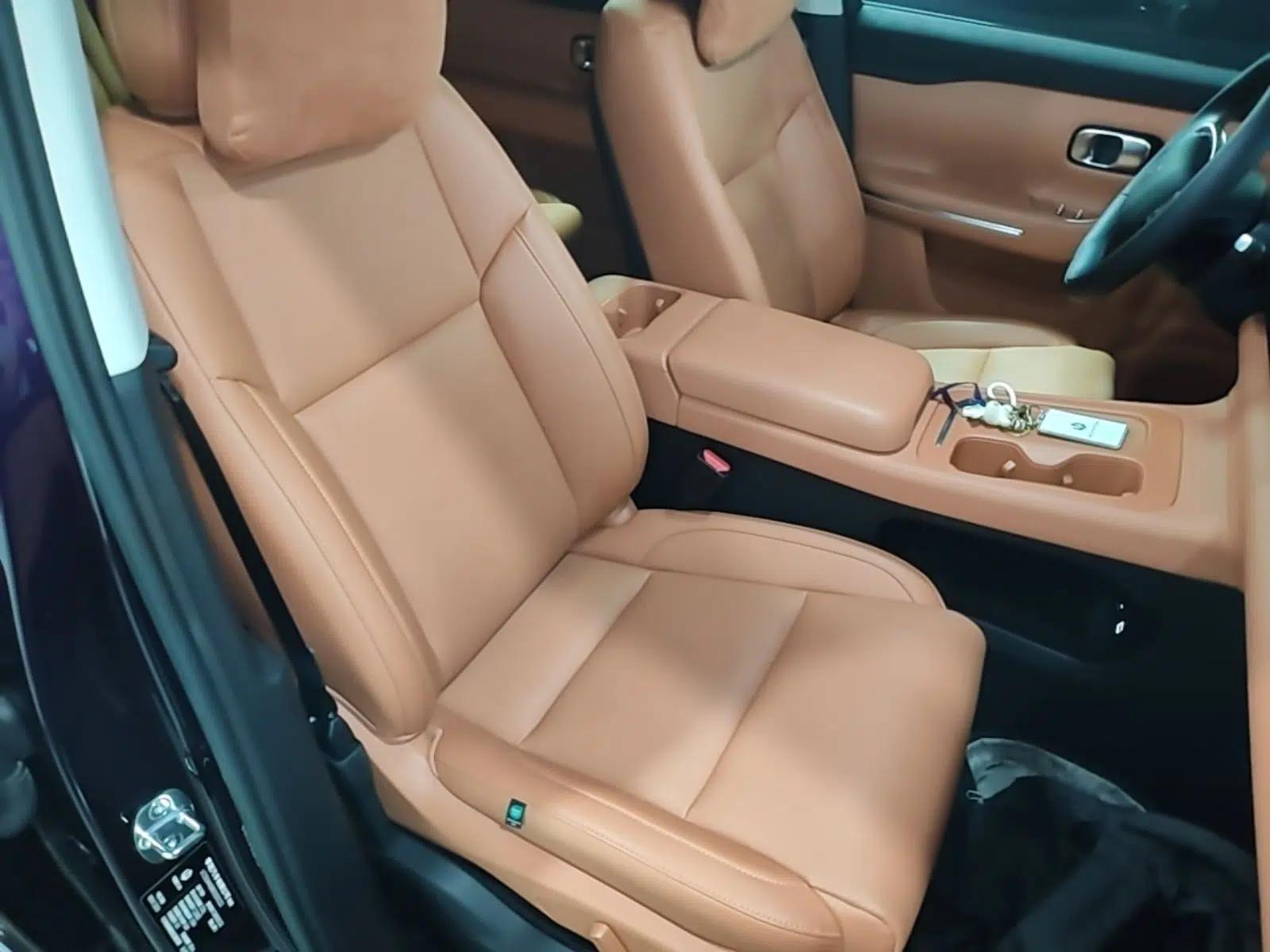 Leapmotor C16 2024 Range-Extended 200 Luxury Edition — миниатюра 19