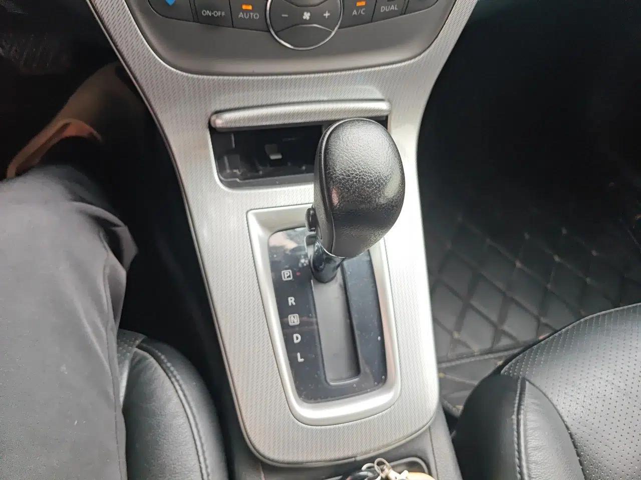 Nissan Sylphy 2012 1.8XL CVT Luxury Edition — миниатюра 14