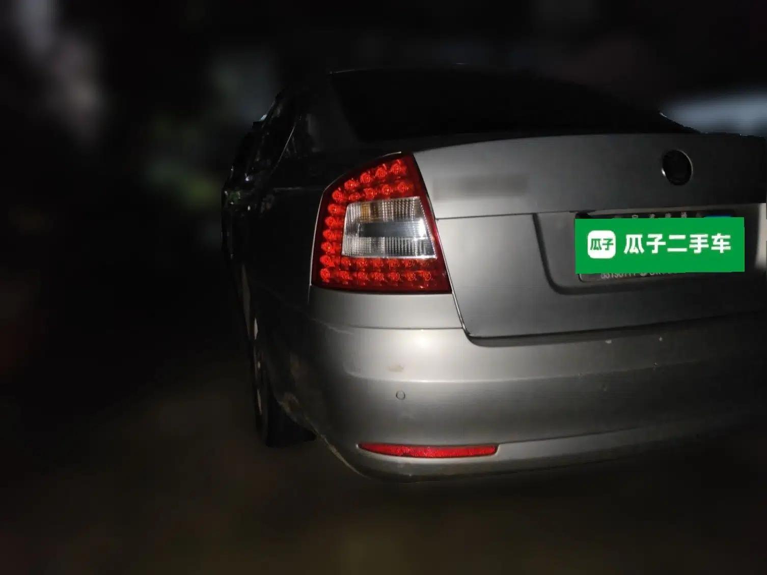 Skoda Octavia 2013 1.6L Manual Yijie Edition — миниатюра 4