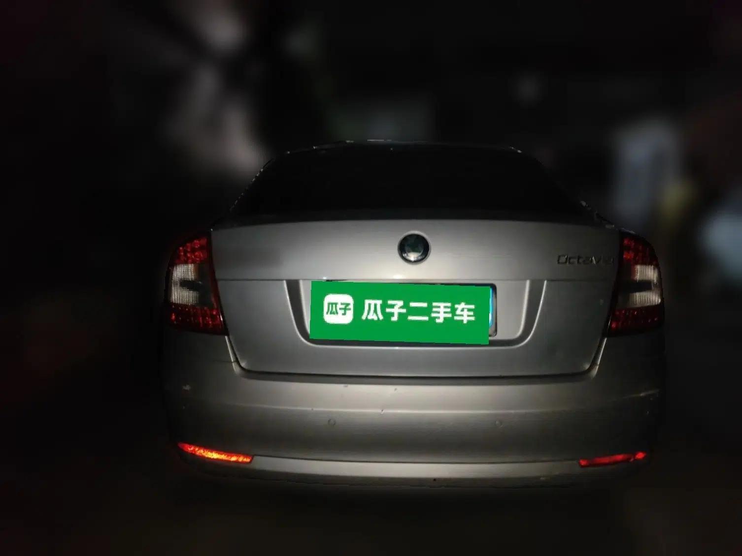 Skoda Octavia 2013 1.6L Manual Yijie Edition — миниатюра 5