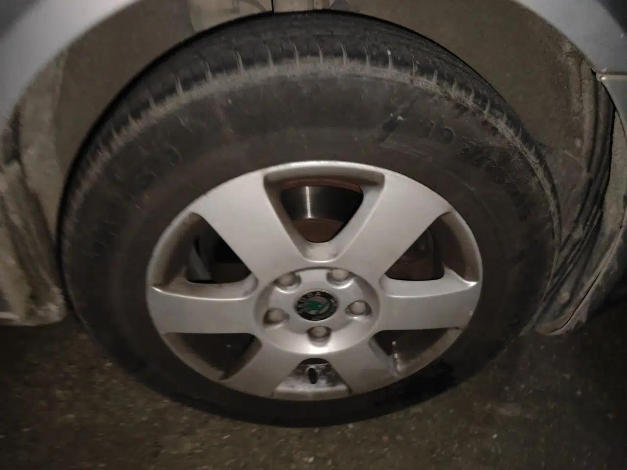Skoda Octavia 2013 1.6L Manual Yijie Edition — миниатюра 8
