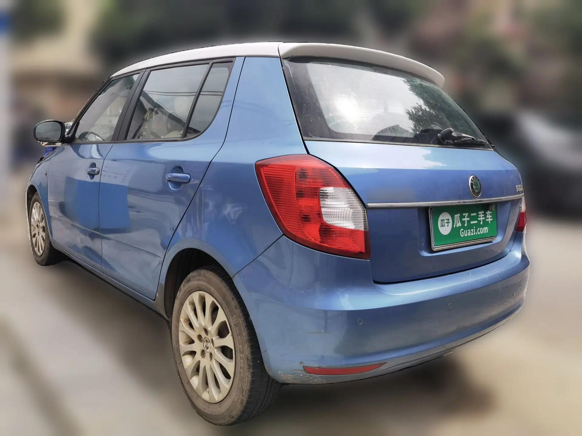 Skoda Fabia 2012 1.6L Automatic Crystal Edition — миниатюра 4