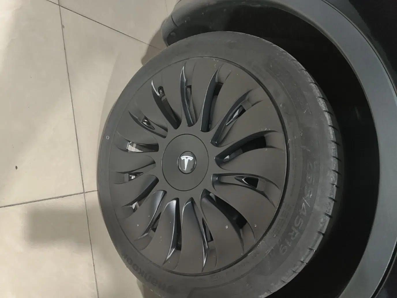 Tesla Model Y 2022 Revised Version Rear-Wheel Drive — миниатюра 11