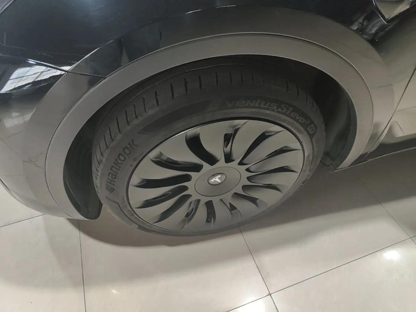 Tesla Model Y 2022 Revised Version Rear-Wheel Drive — миниатюра 10