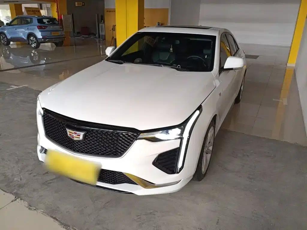 2022 Cadillac CT4 28T Luxury Edition — миниатюра 1