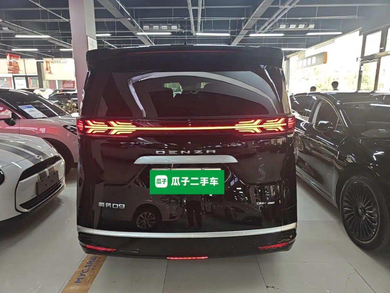 Denza D9 2024 DM-i 980 Four-Wheel Drive Prestige Model — миниатюра 5