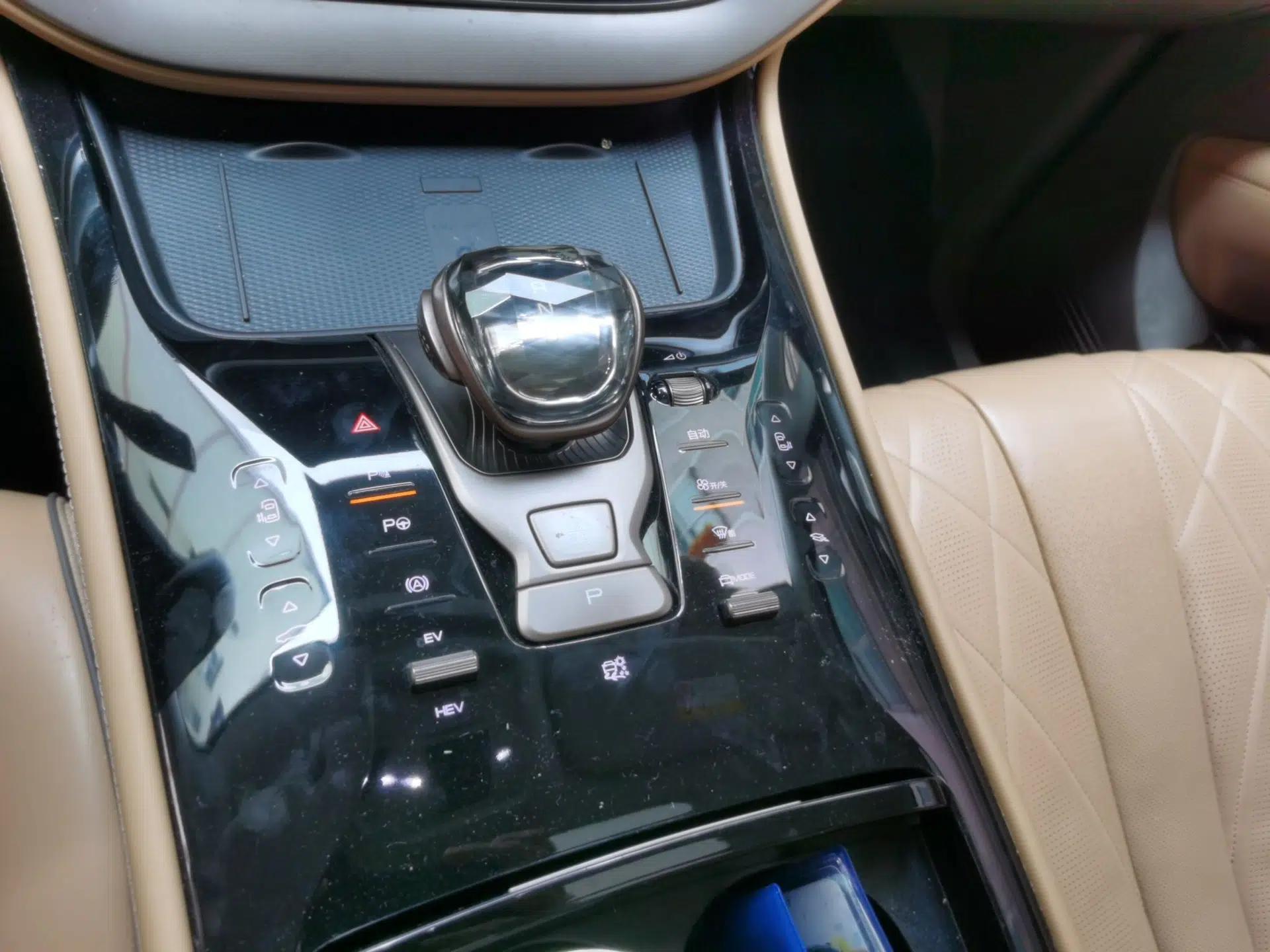 Denza D9 2022 DM-i 970 Four-Wheel Drive Flagship Model — миниатюра 14