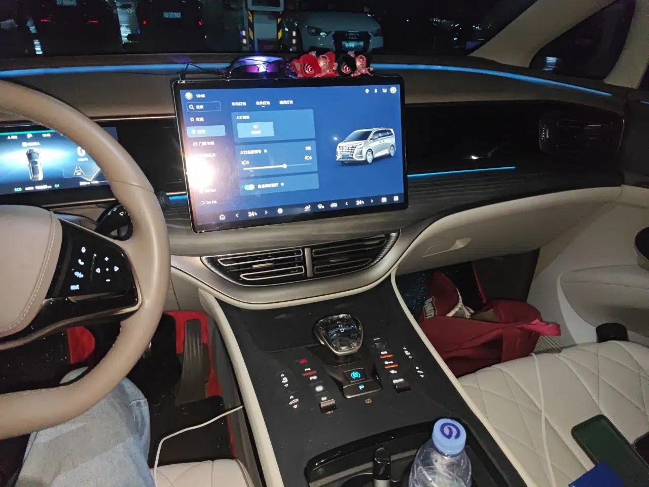 Denza D9 2022 DM-i 970 Four-Wheel Drive Flagship Model — миниатюра 13