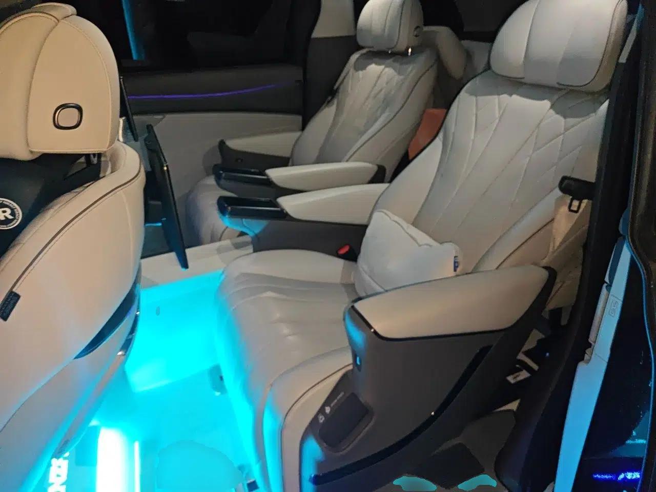 Denza D9 2022 DM-i 970 Four-Wheel Drive Flagship Model — миниатюра 17