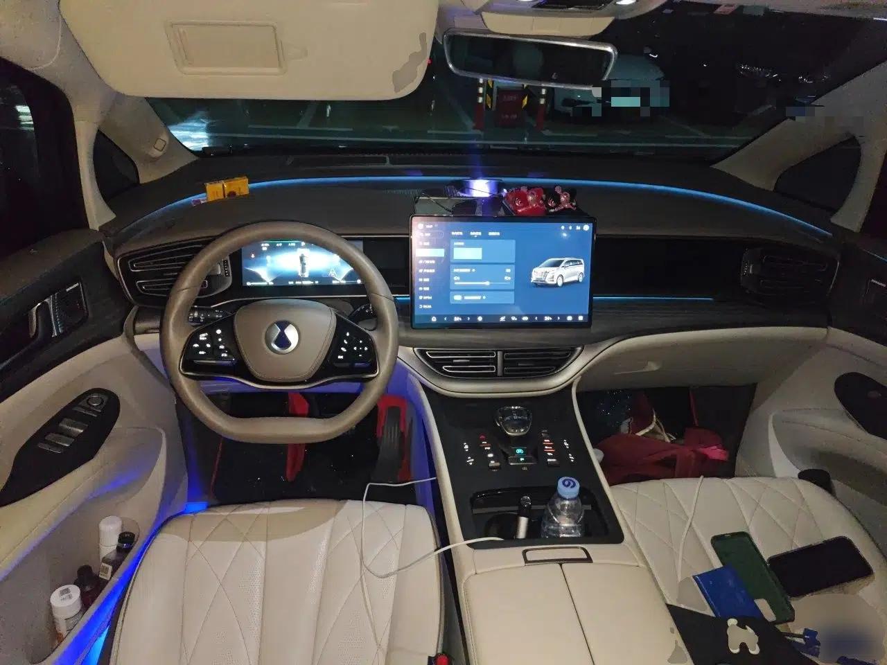 Denza D9 2022 DM-i 970 Four-Wheel Drive Flagship Model — миниатюра 9