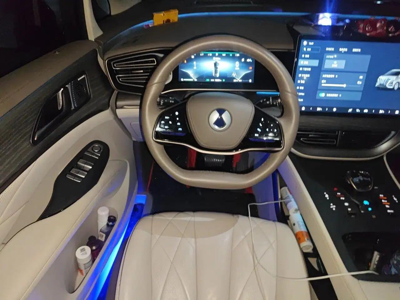 Denza D9 2022 DM-i 970 Four-Wheel Drive Flagship Model — миниатюра 10