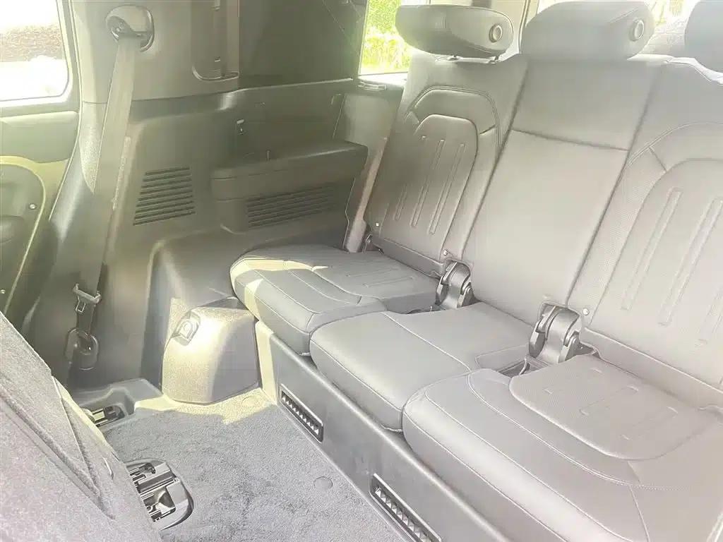 2023 Land Rover Defender 130 3.0T P400 X — миниатюра 17