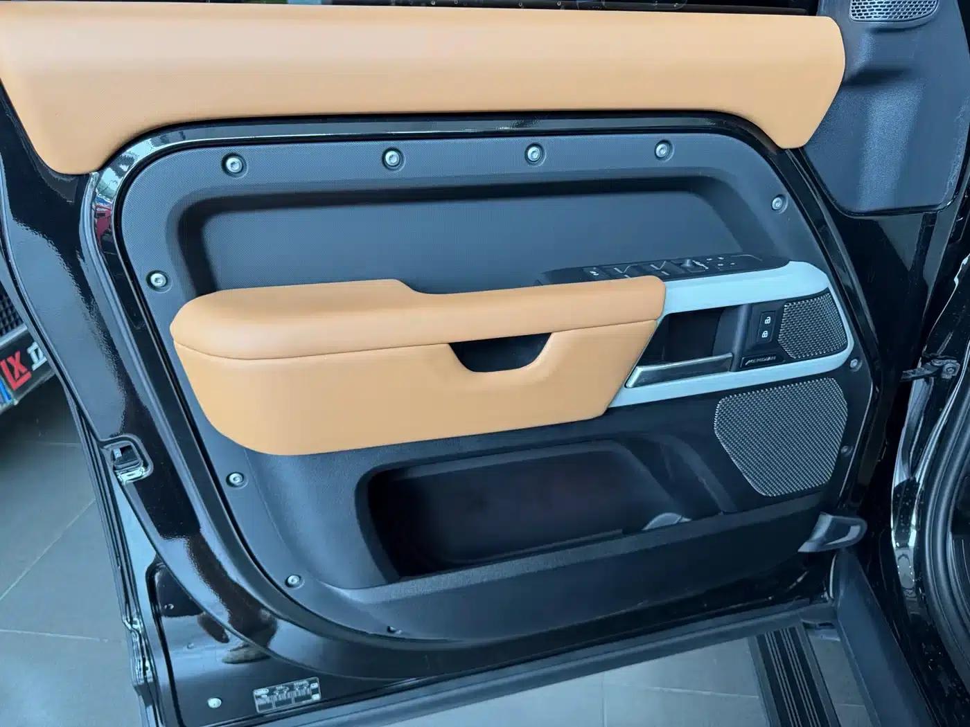 2024 Land Rover Defender 110 3.0T P400 X-DYNAMIC HSE — миниатюра 10