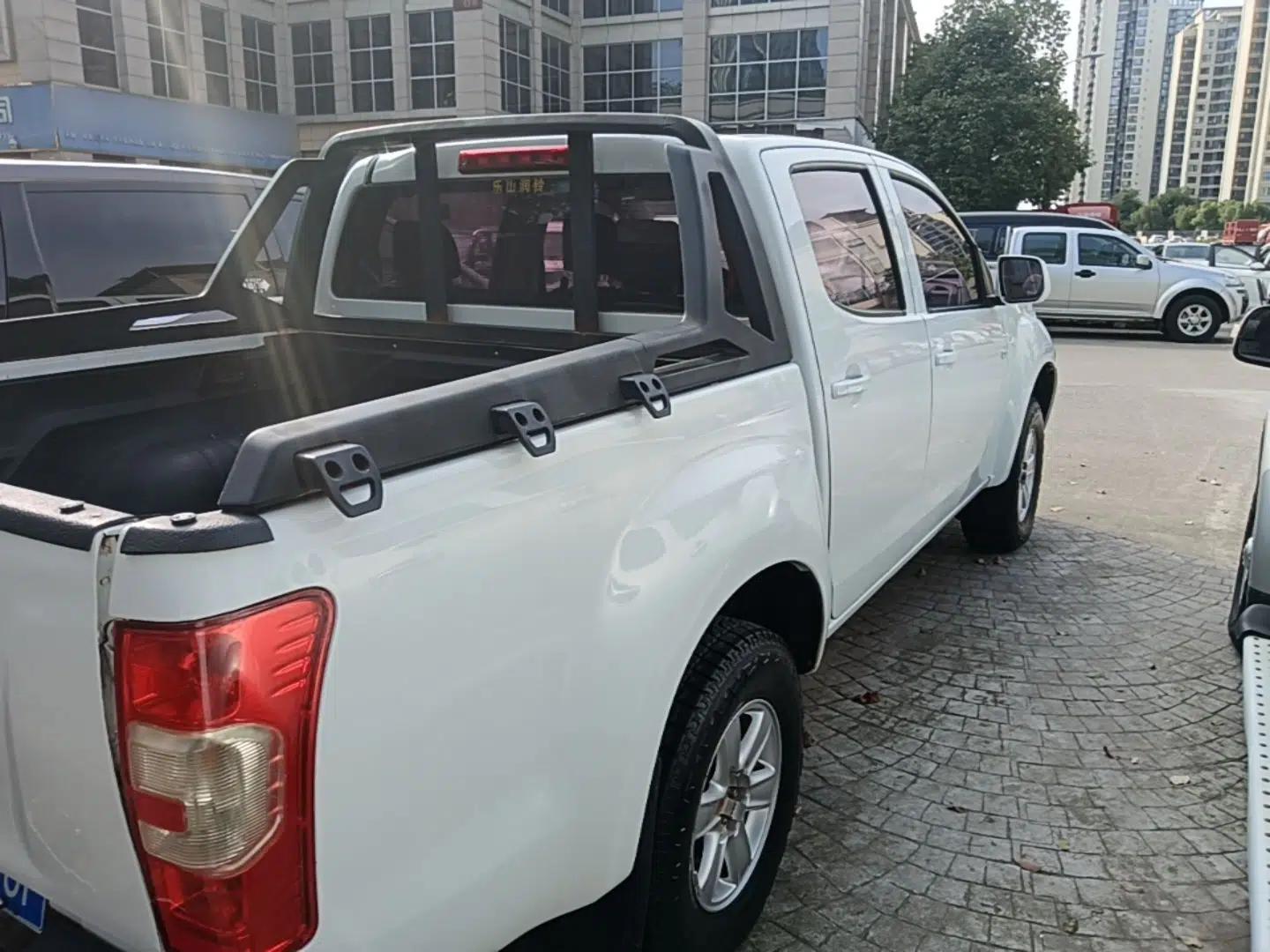 Isuzu JLM 2018 2.8T Classic Edition 4x4 Luxury Version JE493ZLQ5F — миниатюра 6