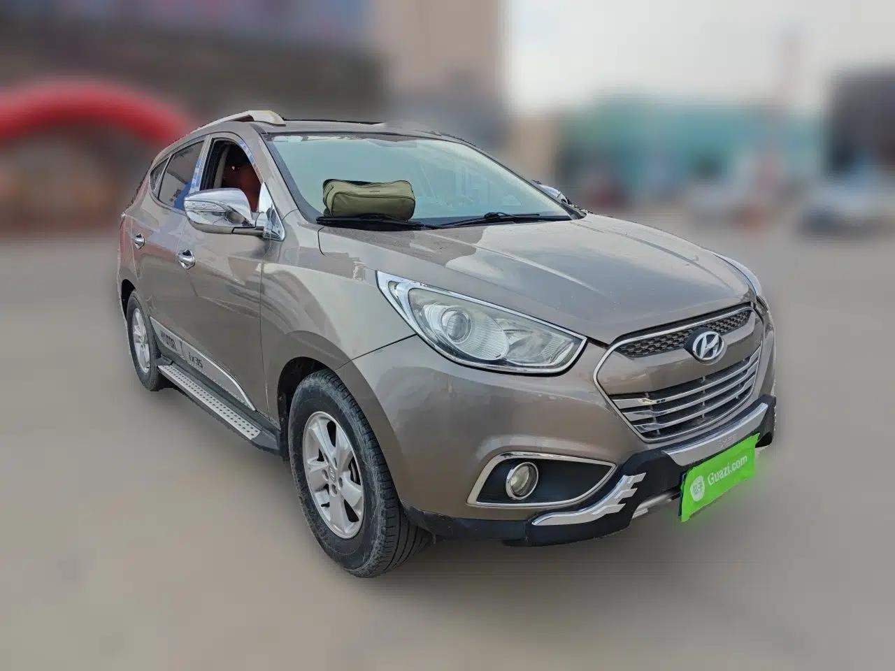 Hyundai ix35 2012 2.0L Manual Two-Wheel Drive New Edition GL — миниатюра 3
