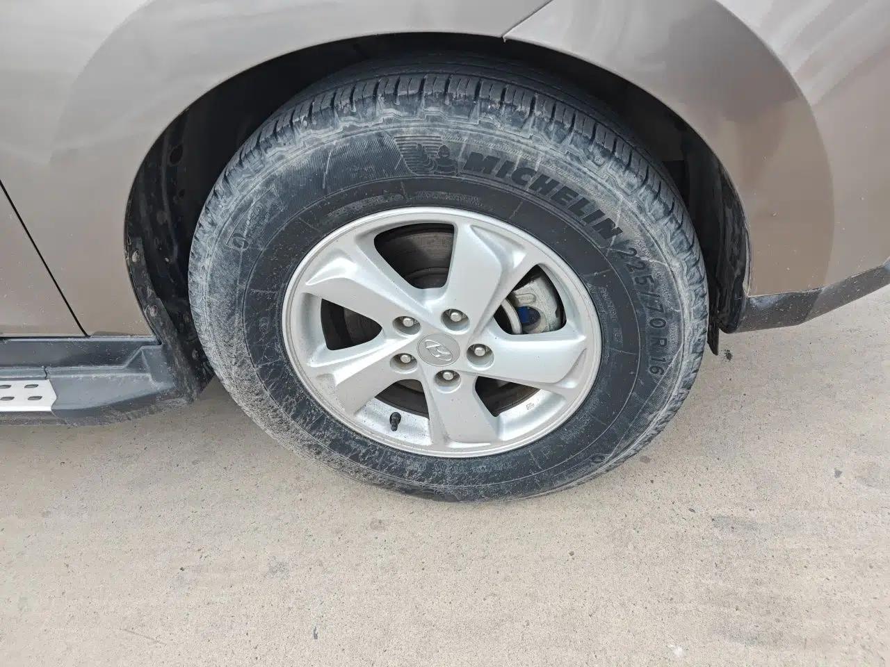 Hyundai ix35 2012 2.0L Manual Two-Wheel Drive New Edition GL — миниатюра 8