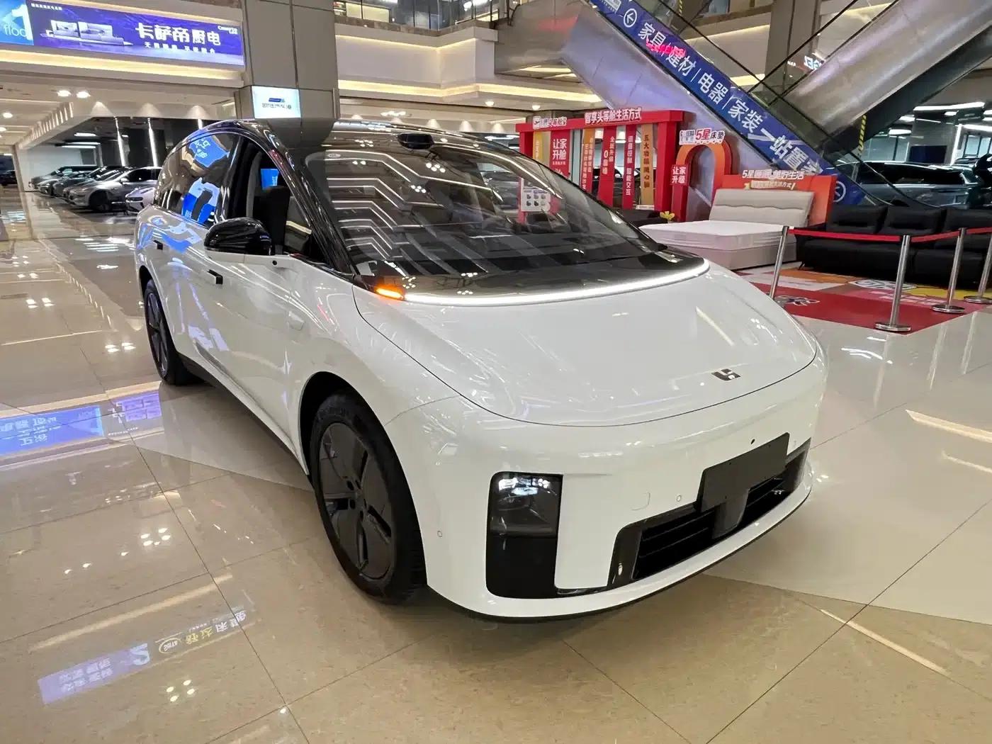 Li Auto i8 2025 Standard Edition — миниатюра 2