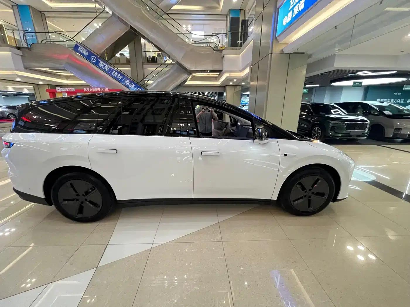 Li Auto i8 2025 Standard Edition — миниатюра 4