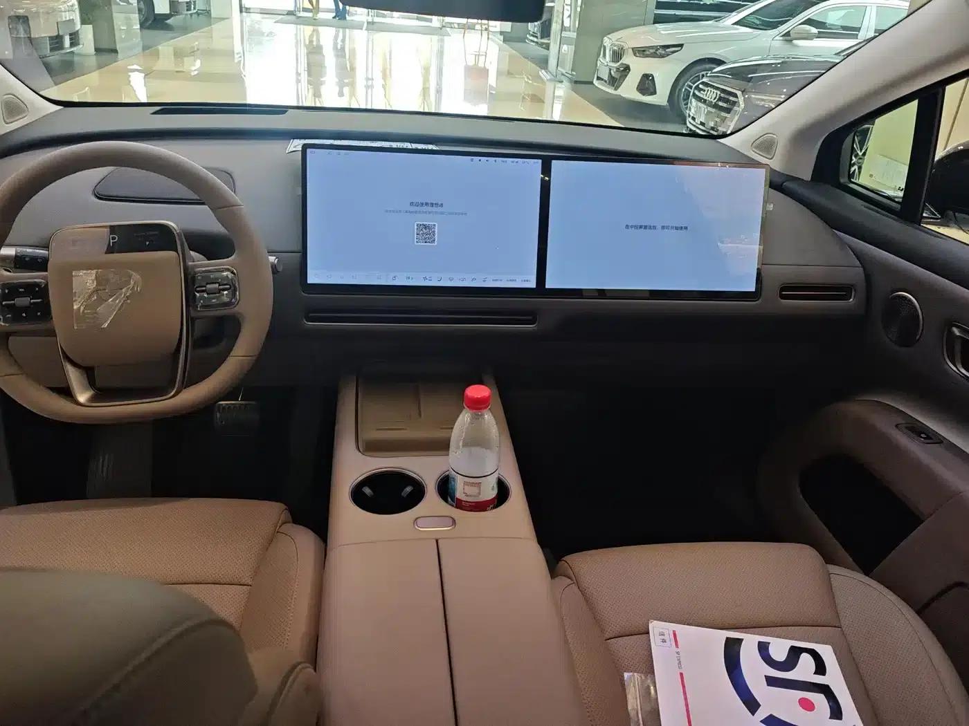 Li Auto i8 2025 Standard Edition — миниатюра 6